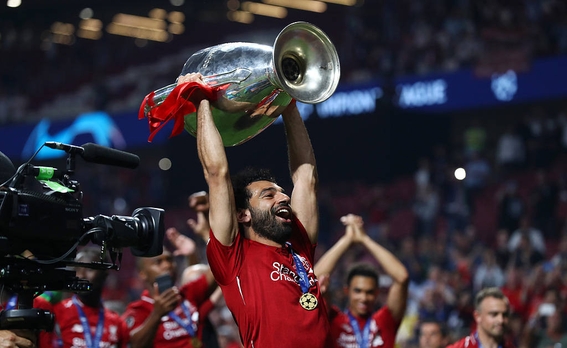 萨拉赫新星表现优异表现突出，拜仁前途光明！再创辉煌时刻(萨拉赫算不算巨星)