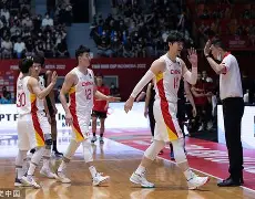 明日亚洲杯焦点战！新疆男篮迎战利物浦，爆冷或上演(亚洲杯直播免费观看)